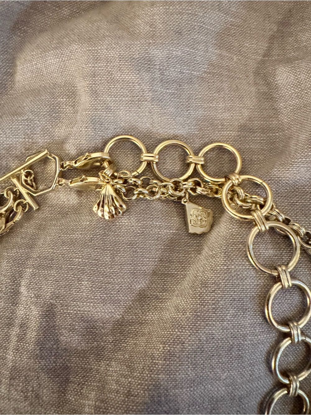 Kendra Scott Brynn Convertible Gold Shell Charm Necklace in Multi Mix - Picture 2 of 5